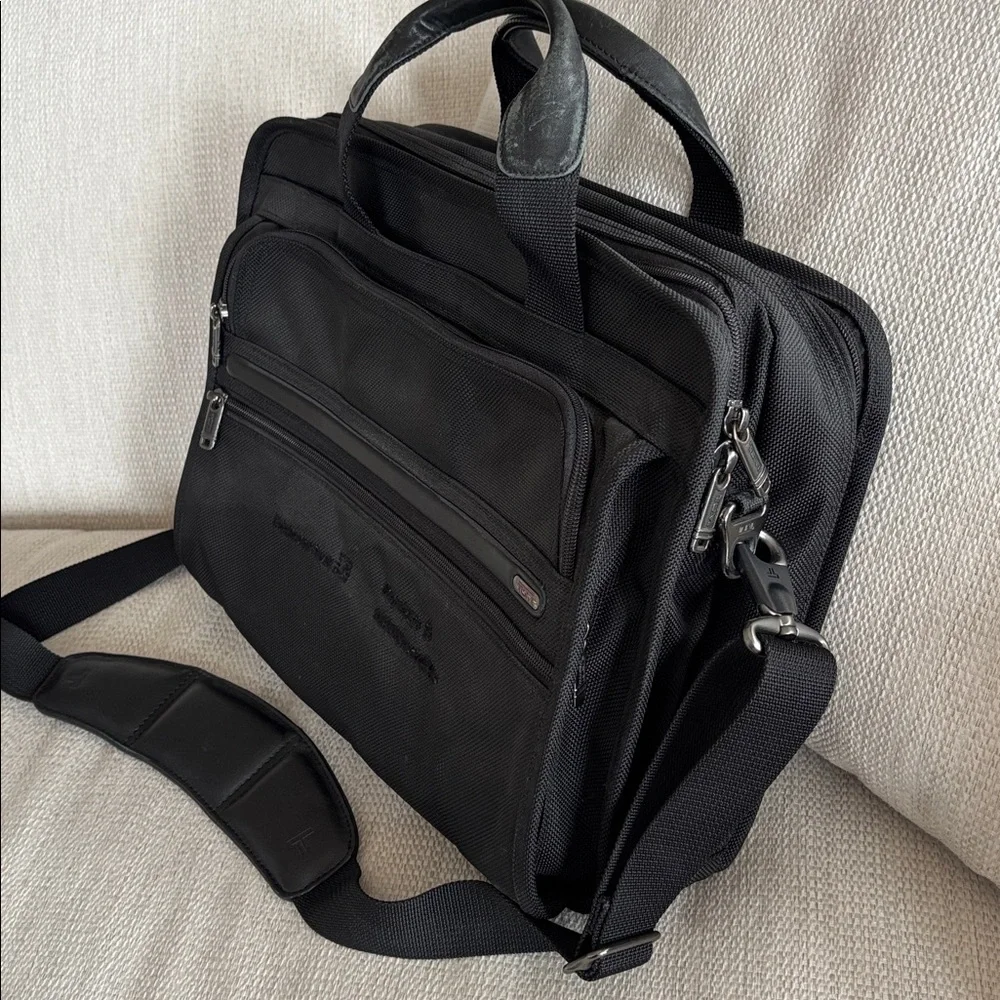 Tumi Black Computer Laptop Briefcase Bag in 100% Ballistic Nylon